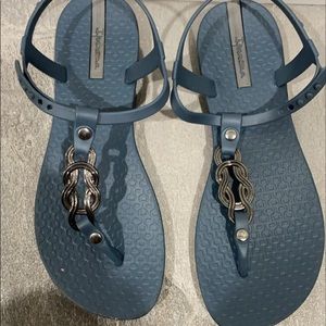 Ipanema thong sandal blue